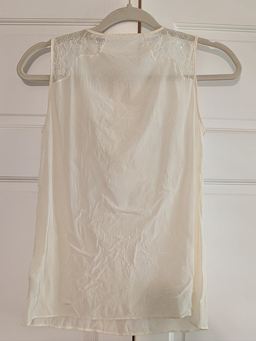 Sleeveless Cream Lace Yoke Blouse - Picture 3 of 7